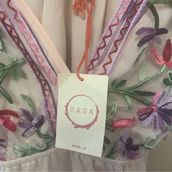 Raga In the Fields Purple Embroidered Dress Size Medium NWT New - Picture 12 of 15